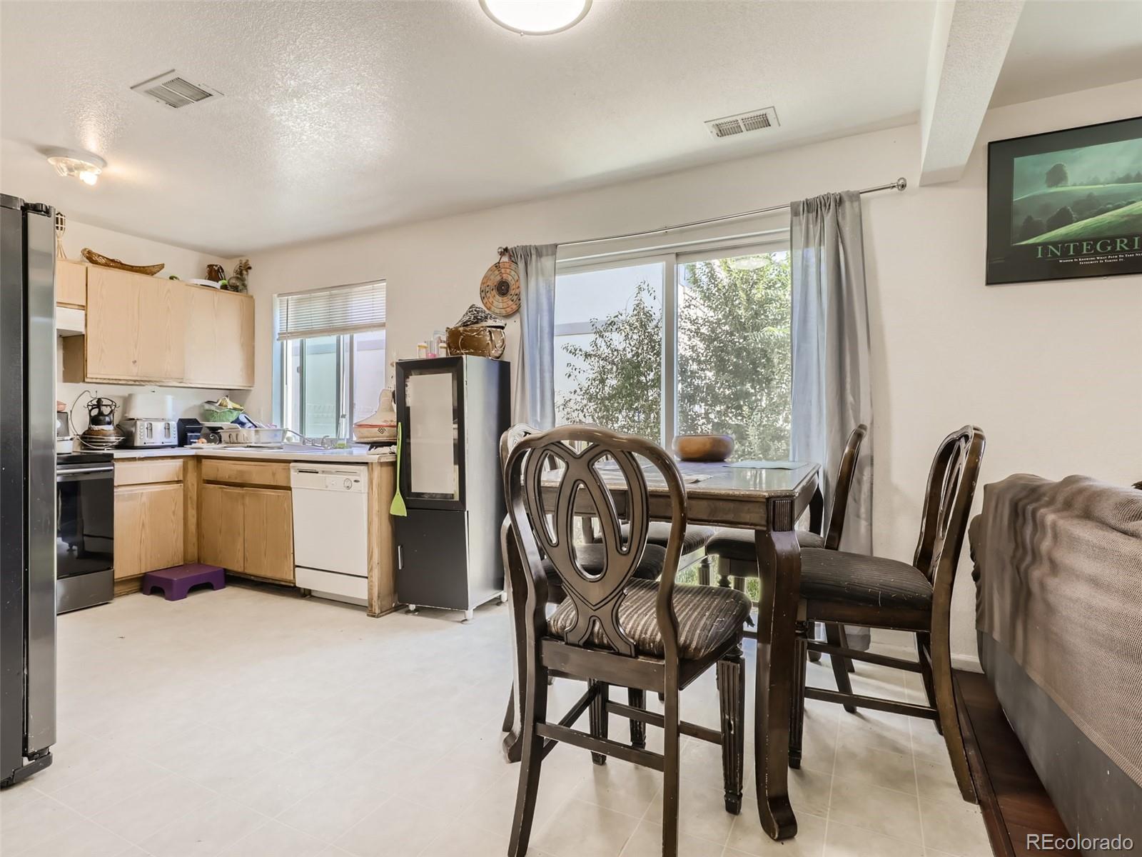 4736 Flanders Way Denver, CO 80249 - Photo 7 of 21