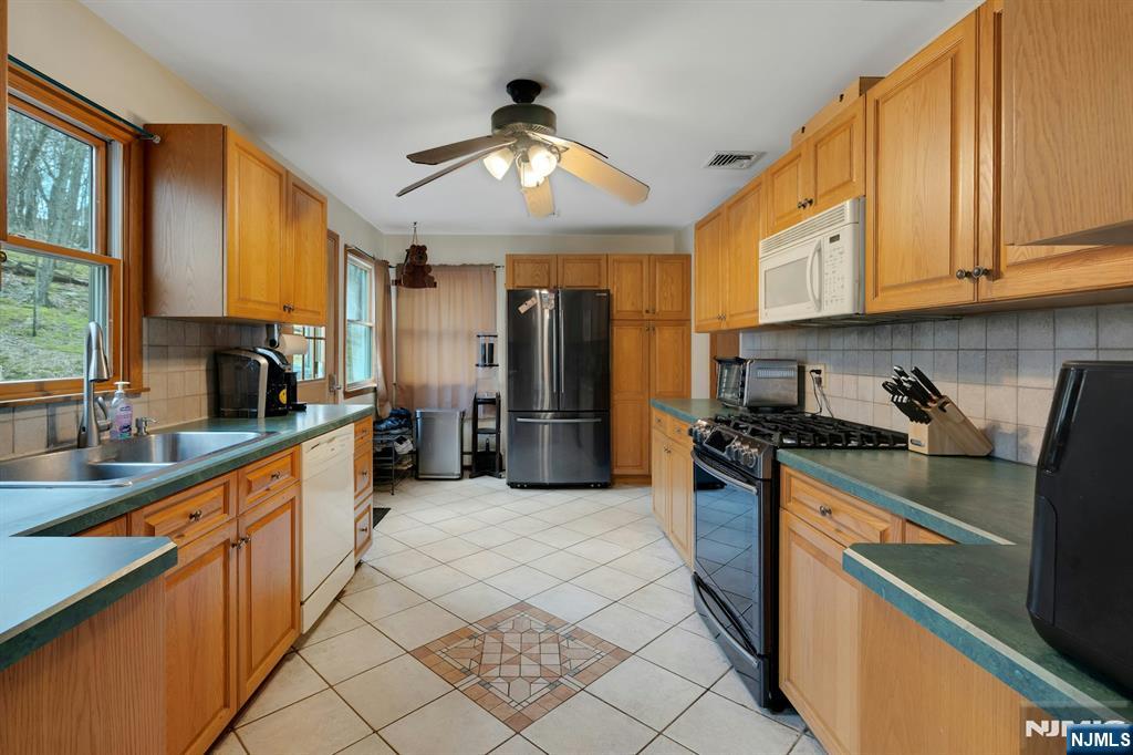 229 White Meadow Road Rockaway, NJ 07866 - Photo 10 of 48