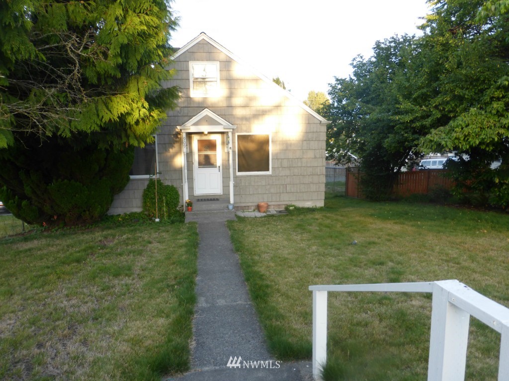 909 Maple Street Everett, WA 98201 - Photo 1 of 13 Gallery Image 1