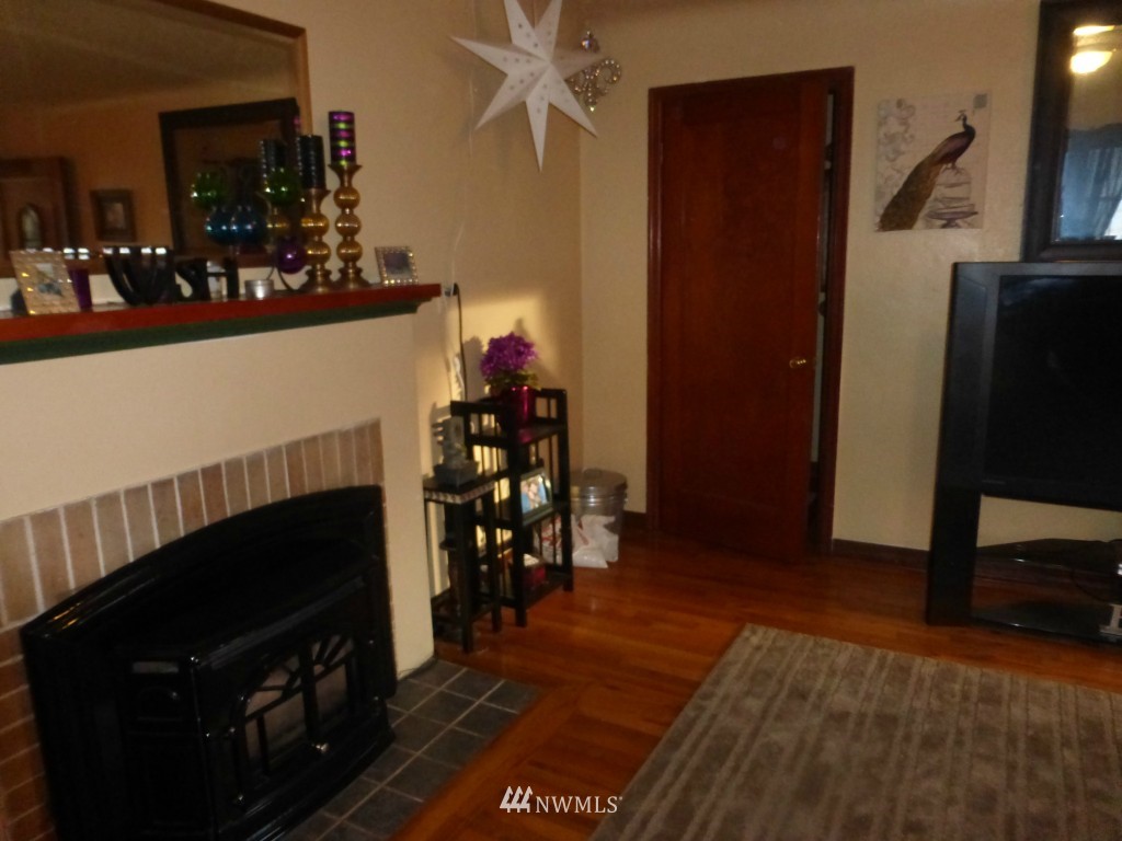 909 Maple Street Everett, WA 98201 - Photo 3 of 13 Gallery Image 3