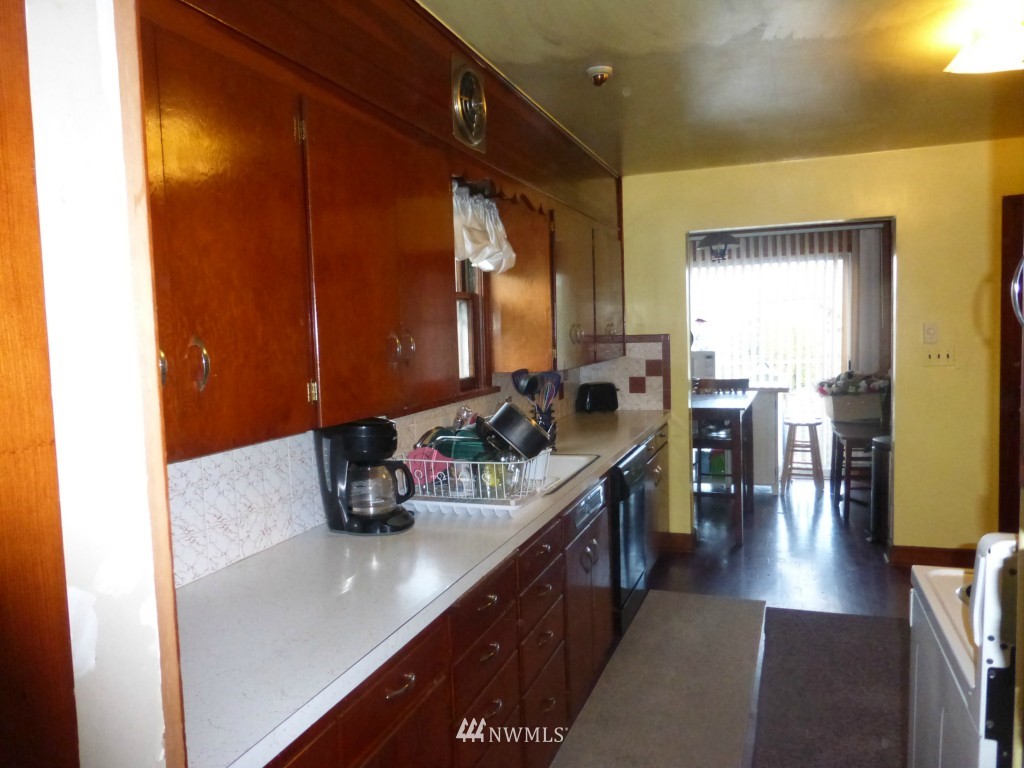 909 Maple Street Everett, WA 98201 - Photo 4 of 13 Gallery Image 4