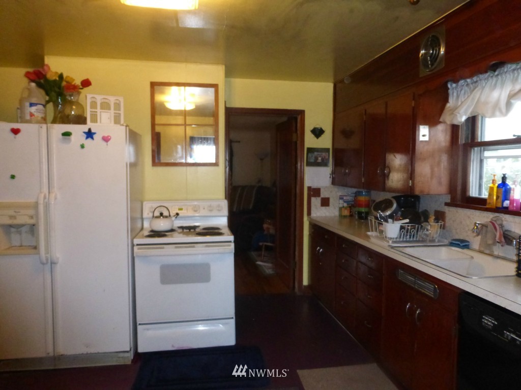 909 Maple Street Everett, WA 98201 - Photo 5 of 13 Gallery Image 5