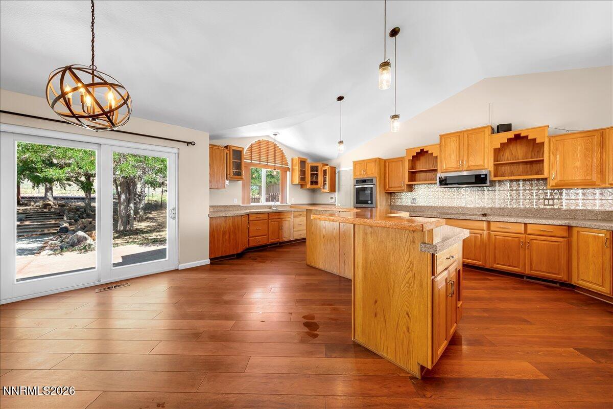 905 Thoroughbred Circle Reno, NV 89508 - Photo 4 of 71 Kitchen