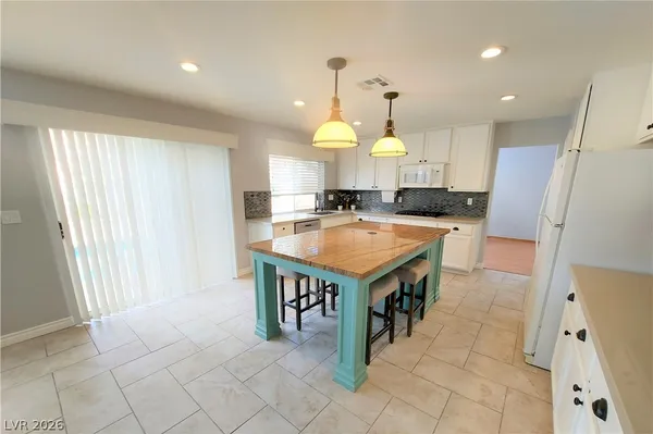 $3,850 | 8272 Tibana Way, Las Vegas, NV 89147