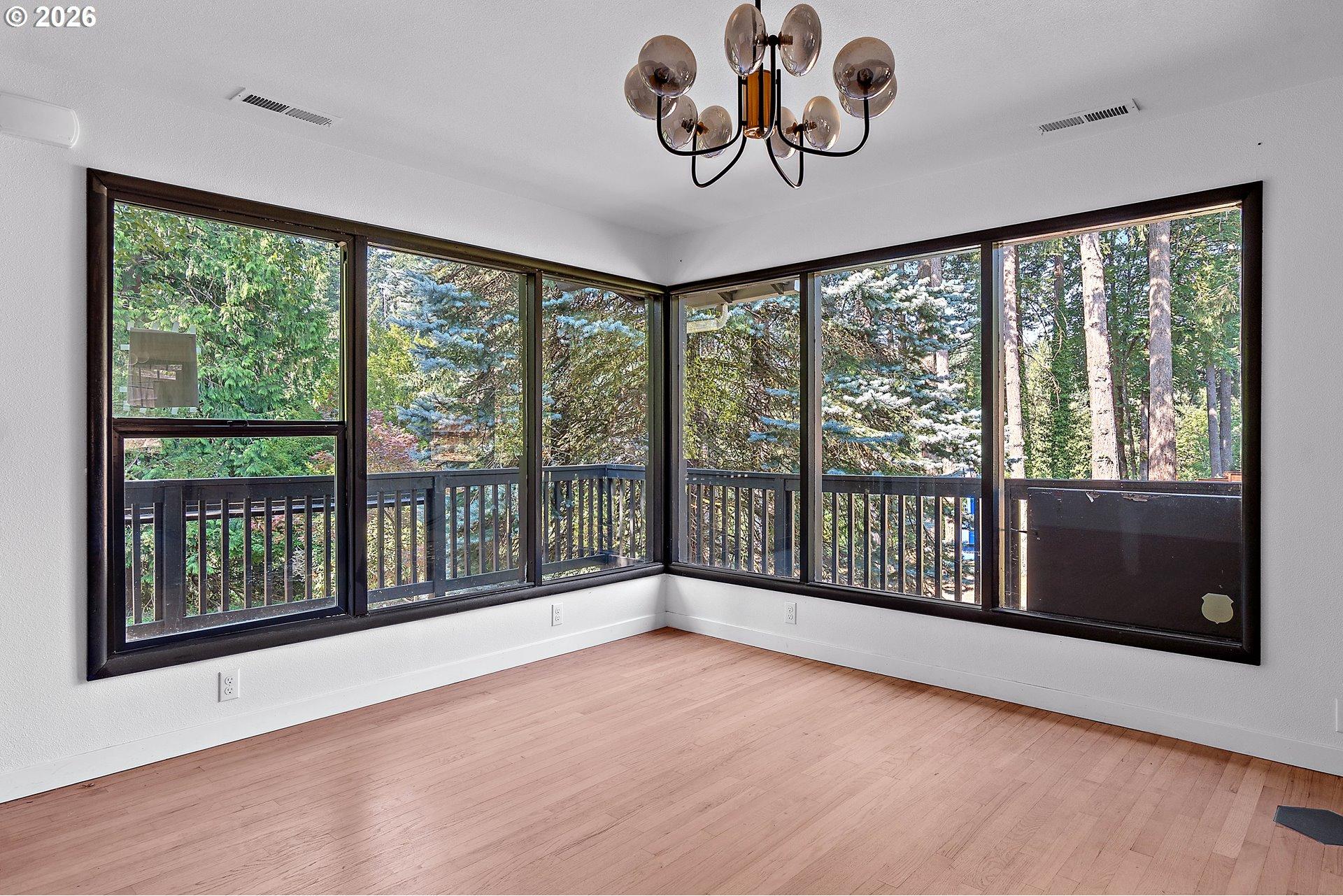 9637 Southwest Spring Crest Drive Portland, OR 97225 - Photo 11 of 47 Gallery Image 11