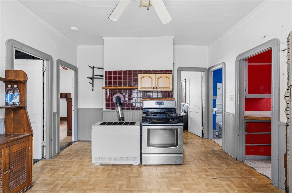 327 William Street Fall River, MA 02721 - Photo 21 of 41