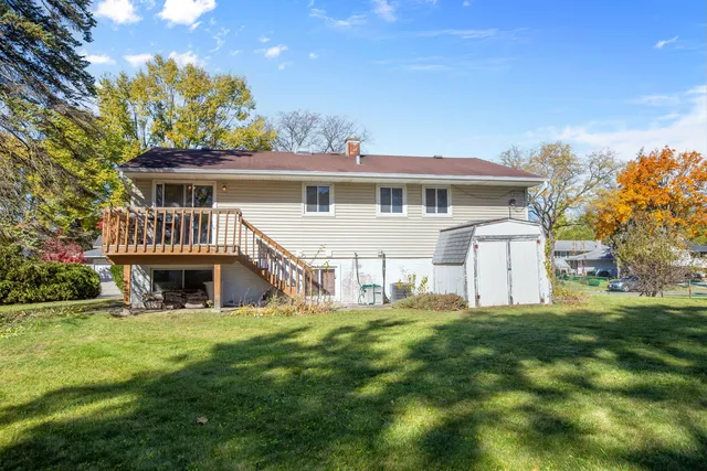 $370,000 | 669 White Pine Road, Buffalo Grove, IL 60089