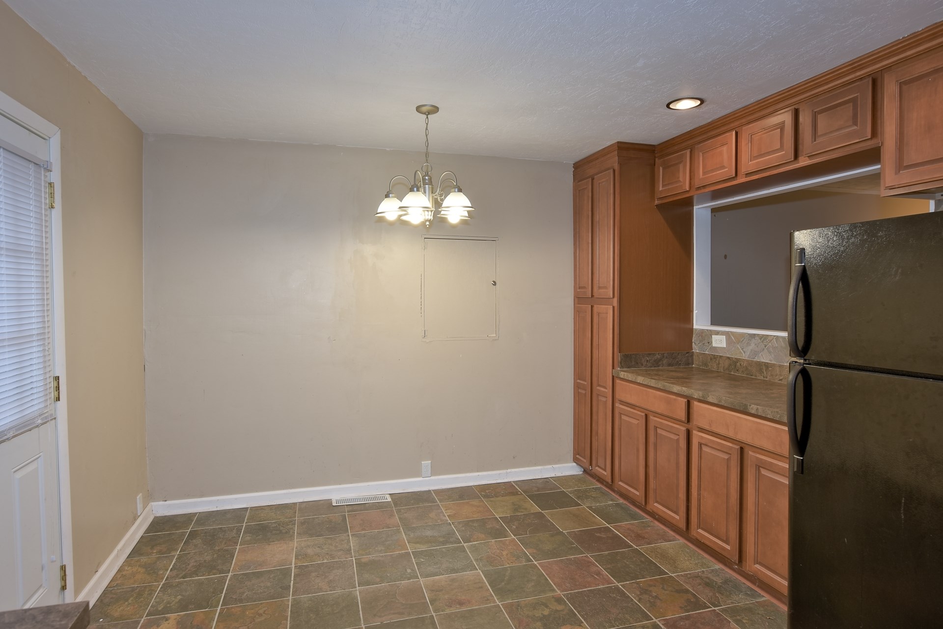 4342 Stratford Road Evansville, IN 47710 - Photo 5 of 11 Gallery Image 5