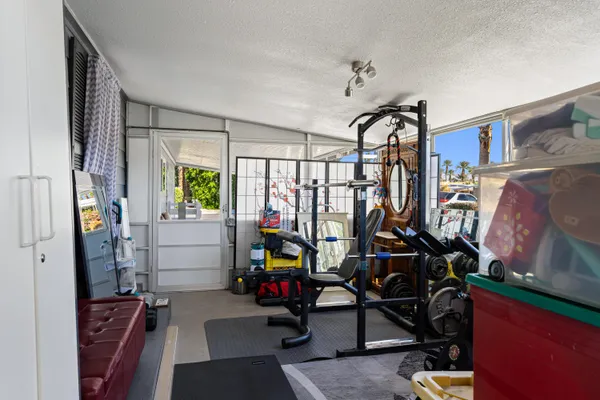 $284,900 | 74 Vía Minorca, Cathedral City, CA 92234