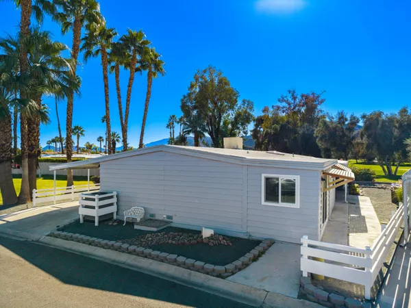 $284,900 | 74 Vía Minorca, Cathedral City, CA 92234