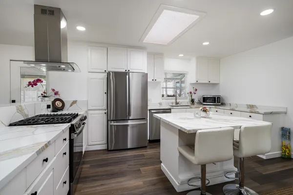 $284,900 | 74 Vía Minorca, Cathedral City, CA 92234