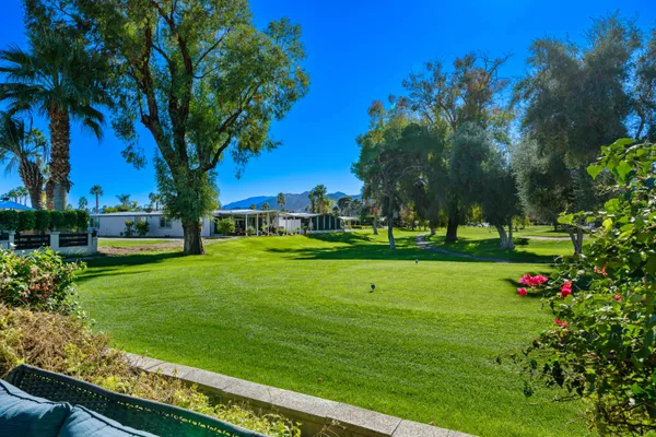 $284,900 | 74 Vía Minorca, Cathedral City, CA 92234
