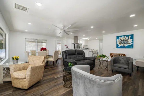 $284,900 | 74 Vía Minorca, Cathedral City, CA 92234