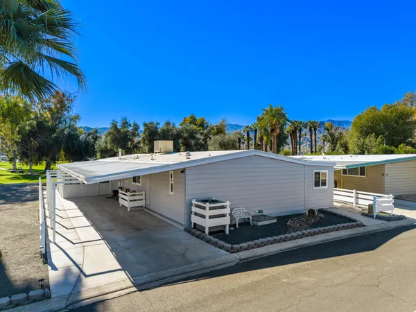 $284,900 | 74 Vía Minorca, Cathedral City, CA 92234