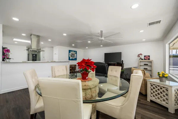 $284,900 | 74 Vía Minorca, Cathedral City, CA 92234