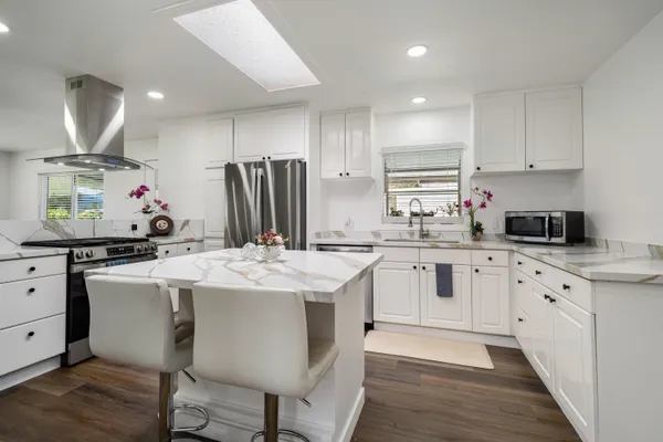 $284,900 | 74 Vía Minorca, Cathedral City, CA 92234
