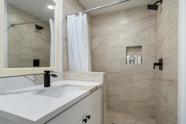 $284,900 | 74 Vía Minorca, Cathedral City, CA 92234