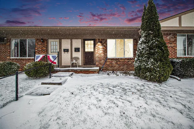$90,000 | 25204 Franklin Terrace, Unit 6, South Lyon, MI 48178