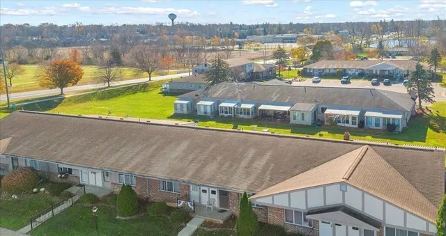 $90,000 | 25204 Franklin Terrace, Unit 6, South Lyon, MI 48178