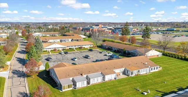 $90,000 | 25204 Franklin Terrace, Unit 6, South Lyon, MI 48178