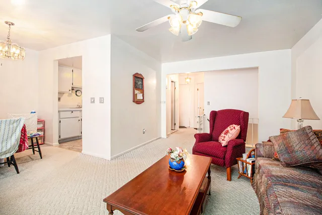 $90,000 | 25204 Franklin Terrace, Unit 6, South Lyon, MI 48178