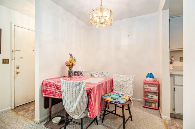 $90,000 | 25204 Franklin Terrace, Unit 6, South Lyon, MI 48178