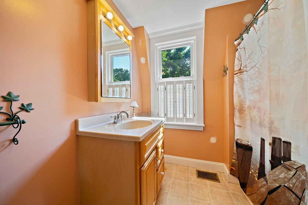 5 Braley Road Freetown, MA 02717 - Photo 17 of 32