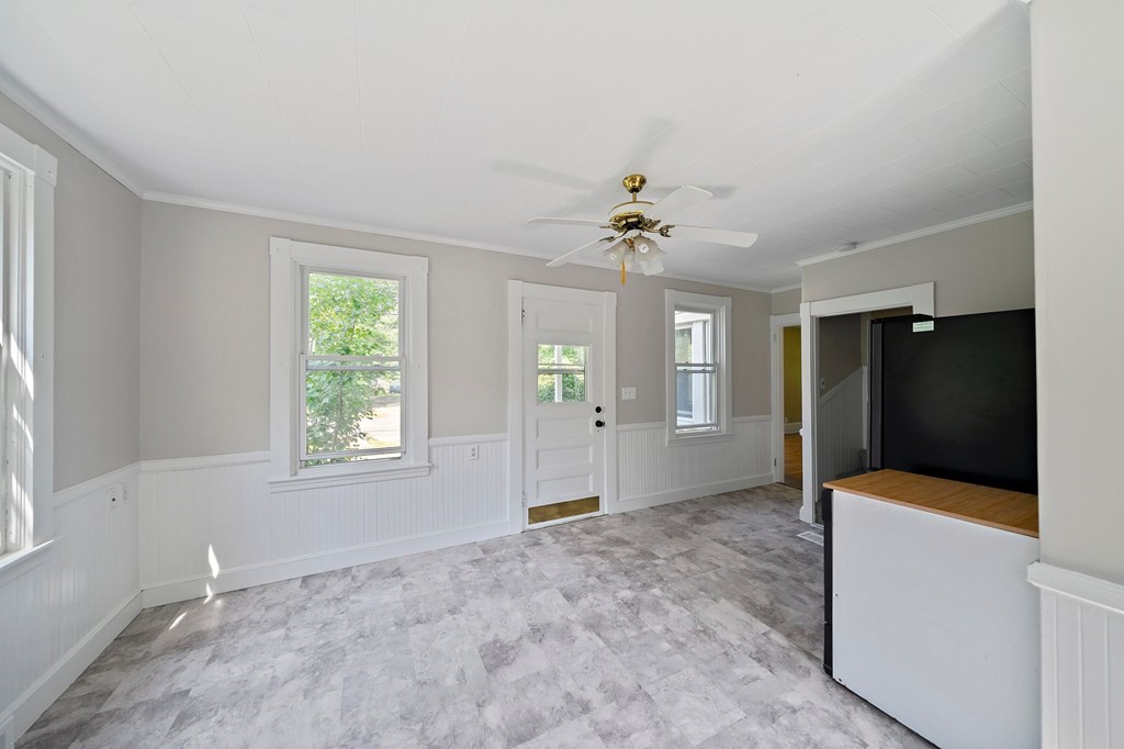 5 Braley Road Freetown, MA 02717 - Photo 4 of 32
