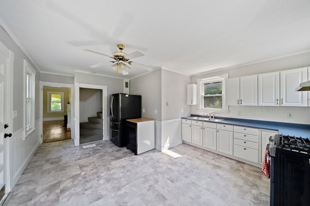 5 Braley Road Freetown, MA 02717 - Photo 5 of 32