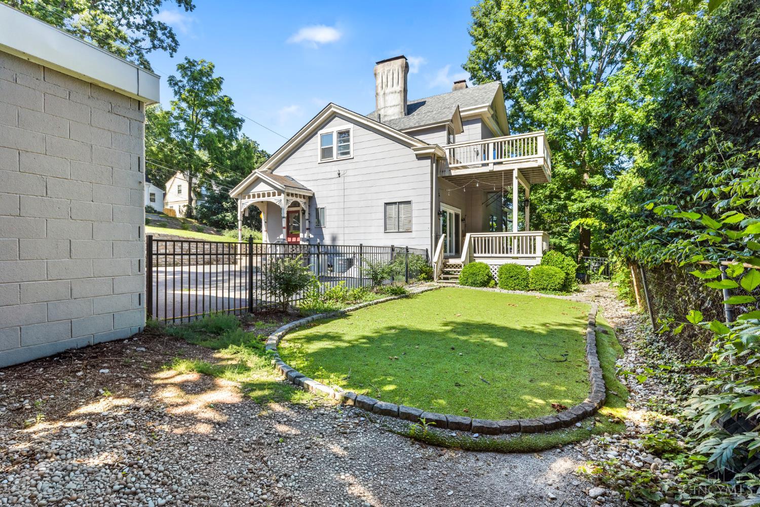 1 Moyer Place Cincinnati, OH 45226 - Photo 31 of 35