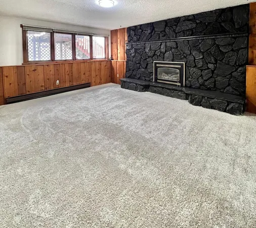 $229,900 | 902 Oakmont Drive, Thief River Falls, MN 56701