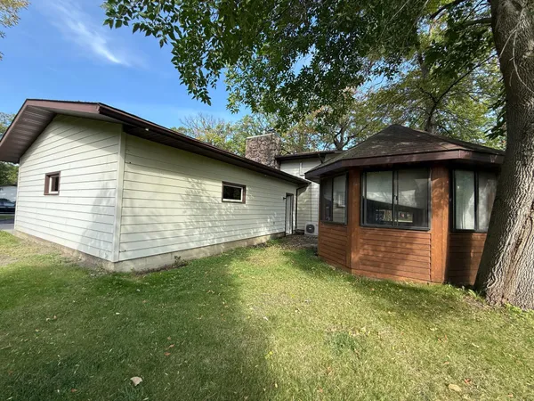 $229,900 | 902 Oakmont Drive, Thief River Falls, MN 56701