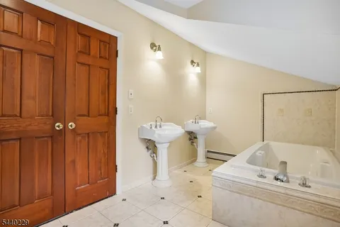 $945,000 | 63 Edgewood Drive, Florham Park, NJ 07932
