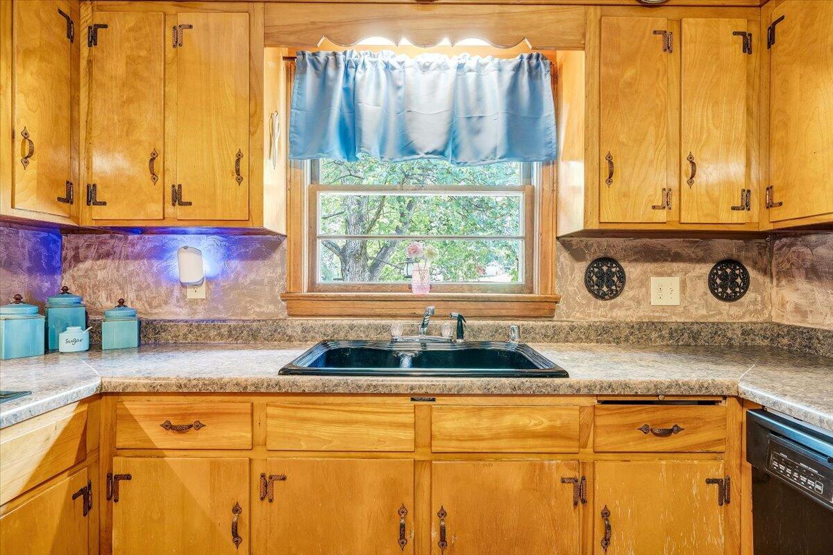 1028 Tremont Road Salem, VA 24153 - Photo 14 of 33 14-MIB04455