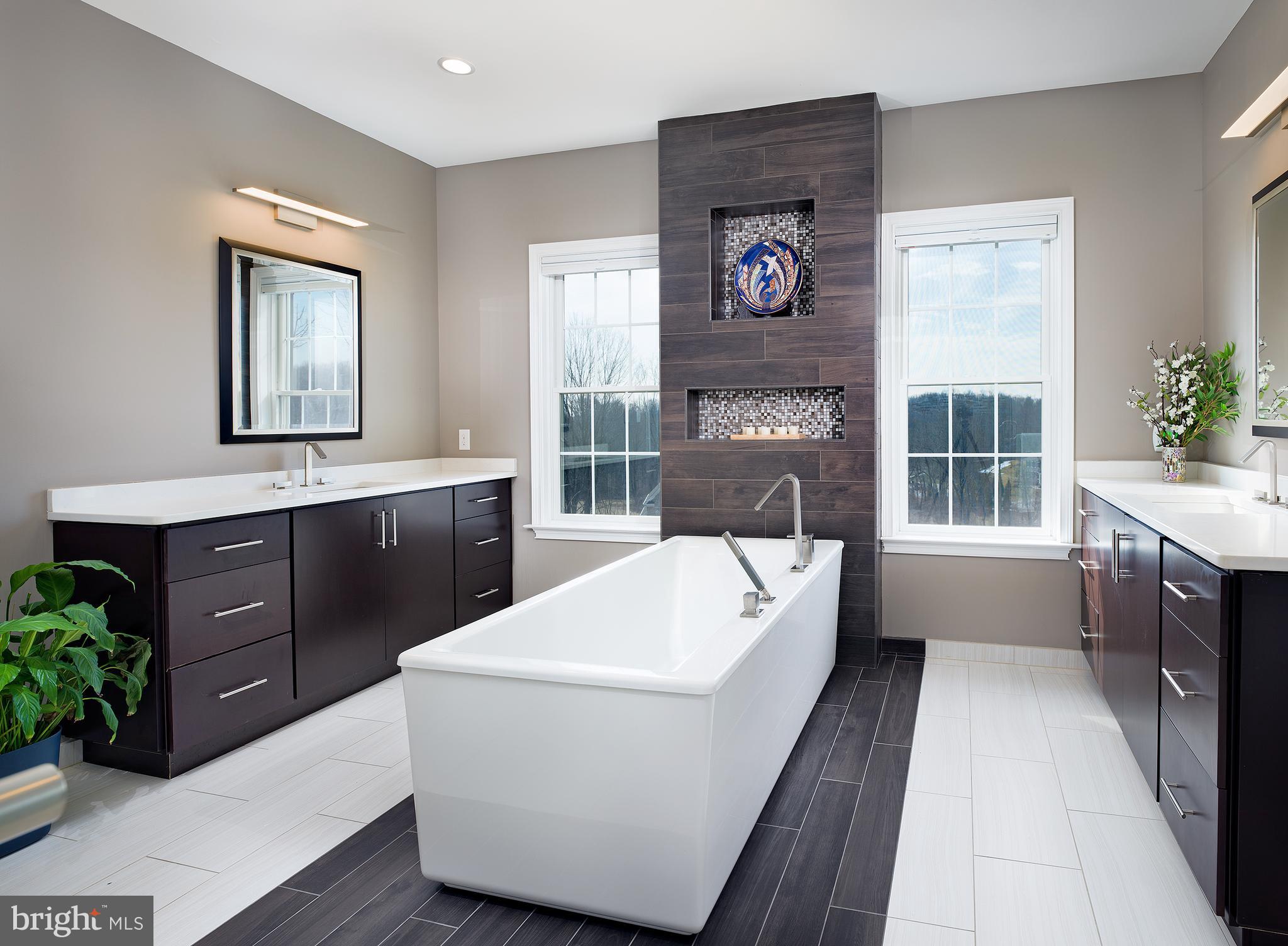 3905 Dutton Farm Road Newtown Square, PA 19073 - Photo 27 of 52 Primary Bathroom