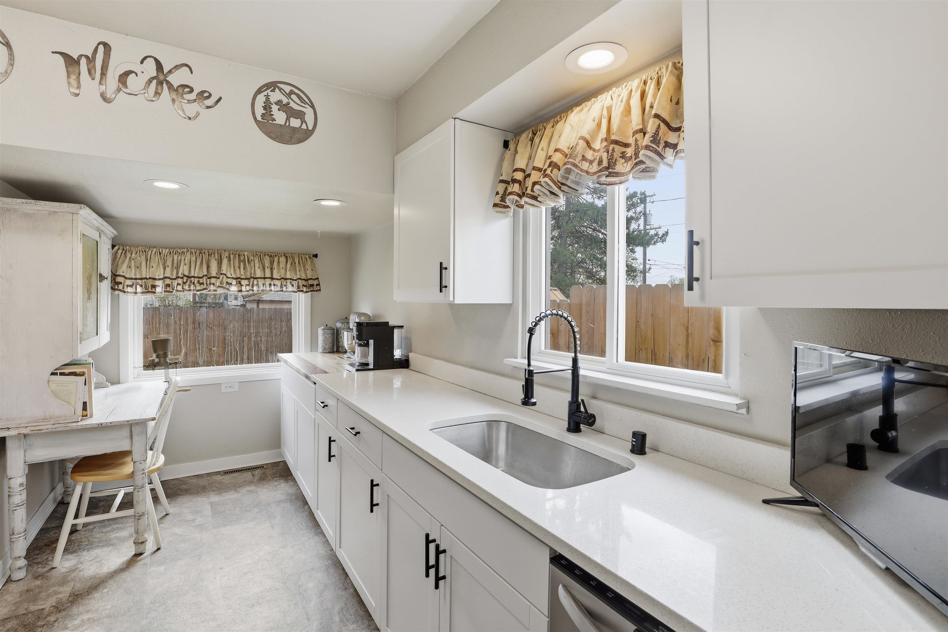 4418 North Stevens Street Spokane, WA 99205 - Photo 11 of 49