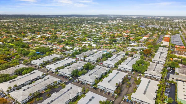 $157,500 | 2211 Northeast 67th Street, Unit 1131, Fort Lauderdale, FL 33308