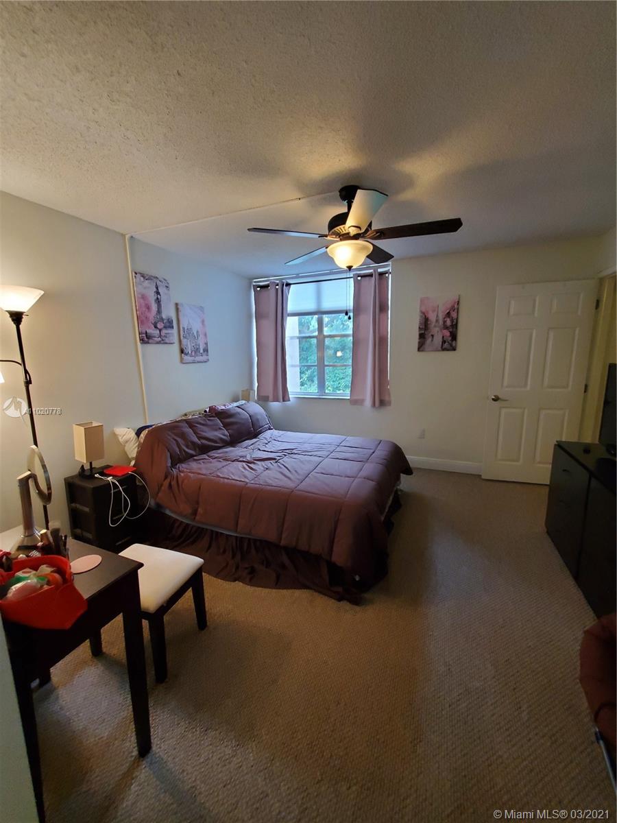 Pine Island Ridge Davie, FL 33324 - Photo 16 of 37