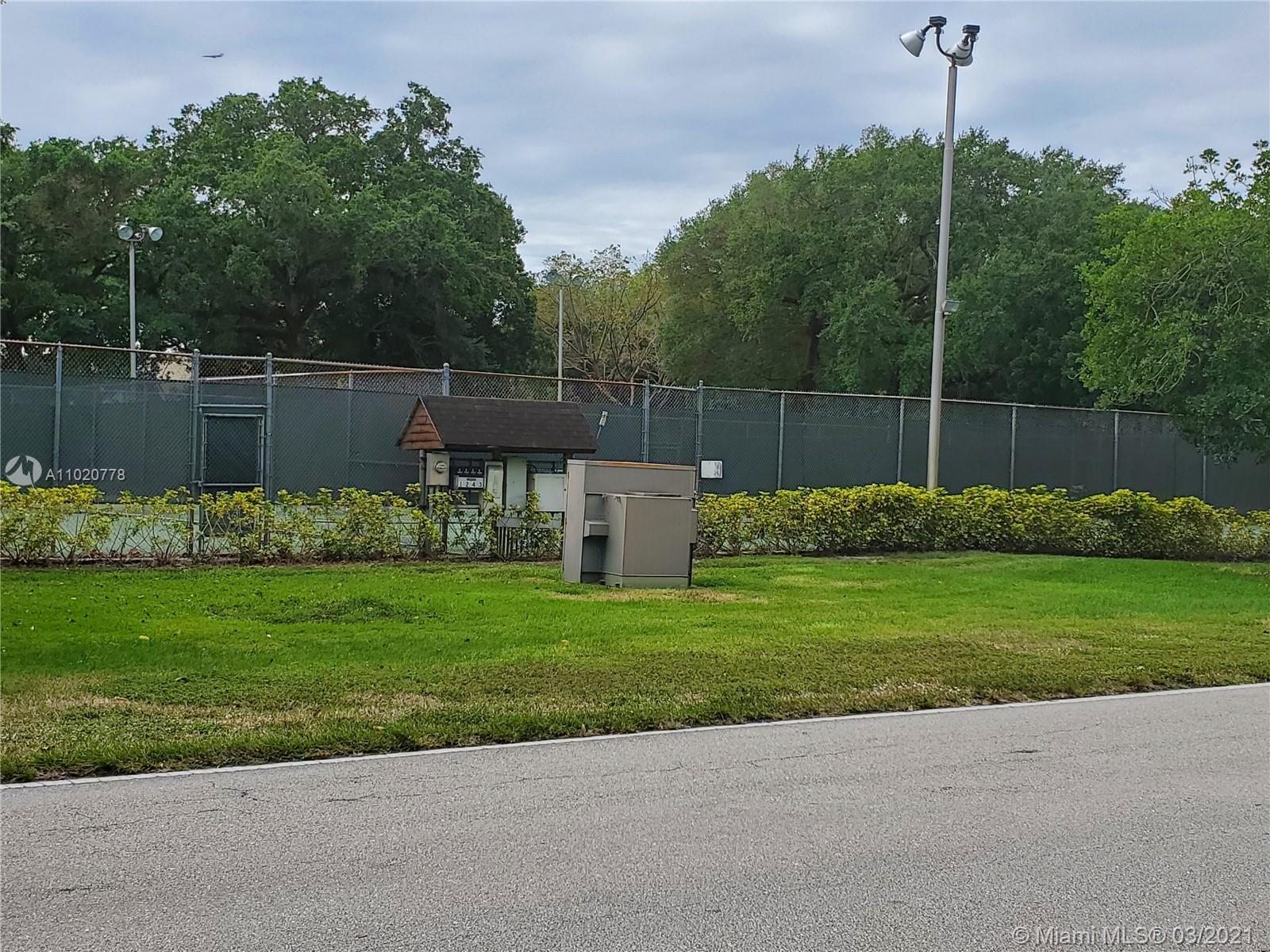 Pine Island Ridge Davie, FL 33324 - Photo 27 of 37