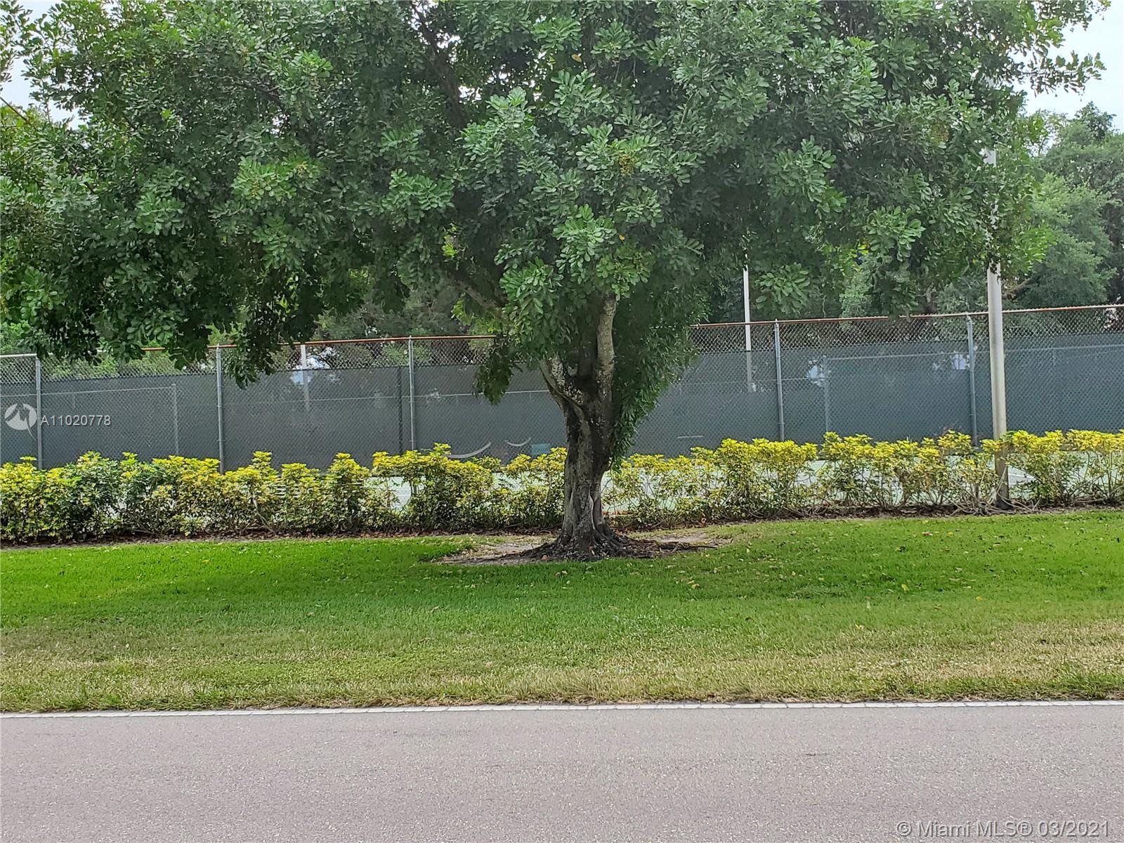 Pine Island Ridge Davie, FL 33324 - Photo 28 of 37