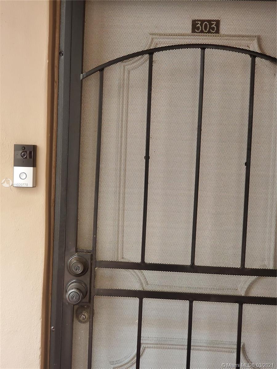 Pine Island Ridge Davie, FL 33324 - Photo 4 of 37