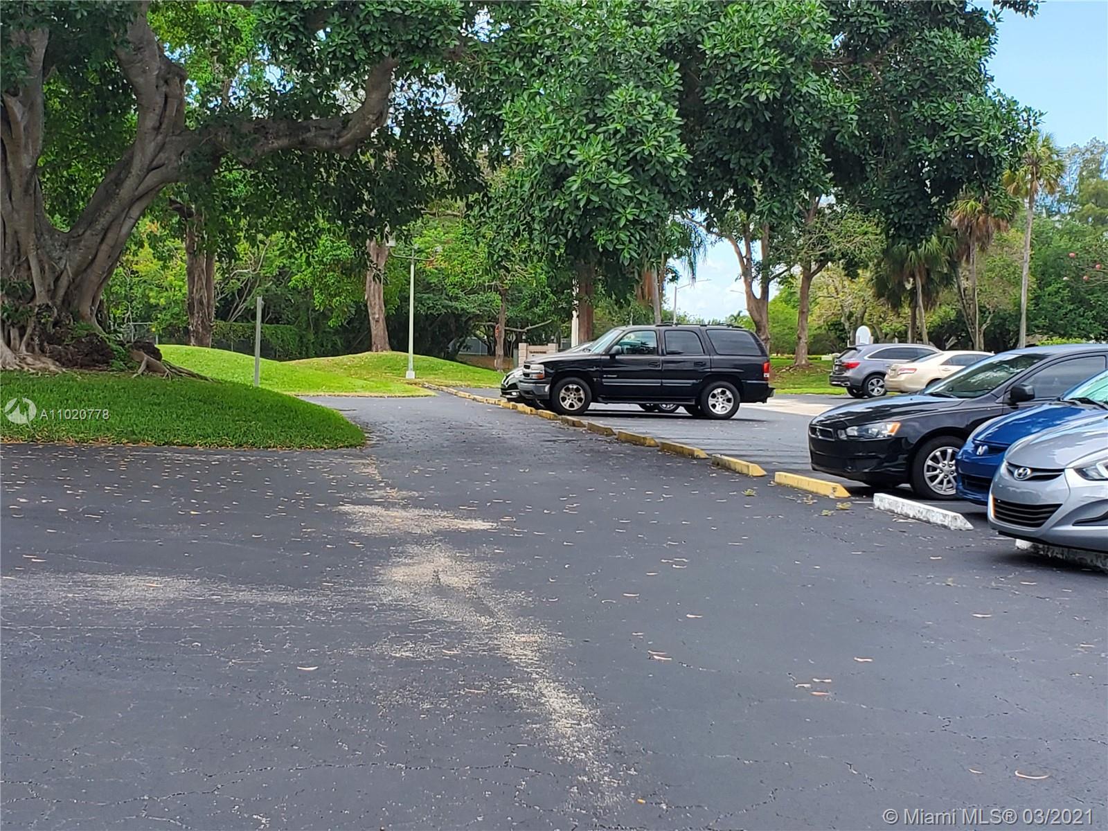 Pine Island Ridge Davie, FL 33324 - Photo 34 of 37