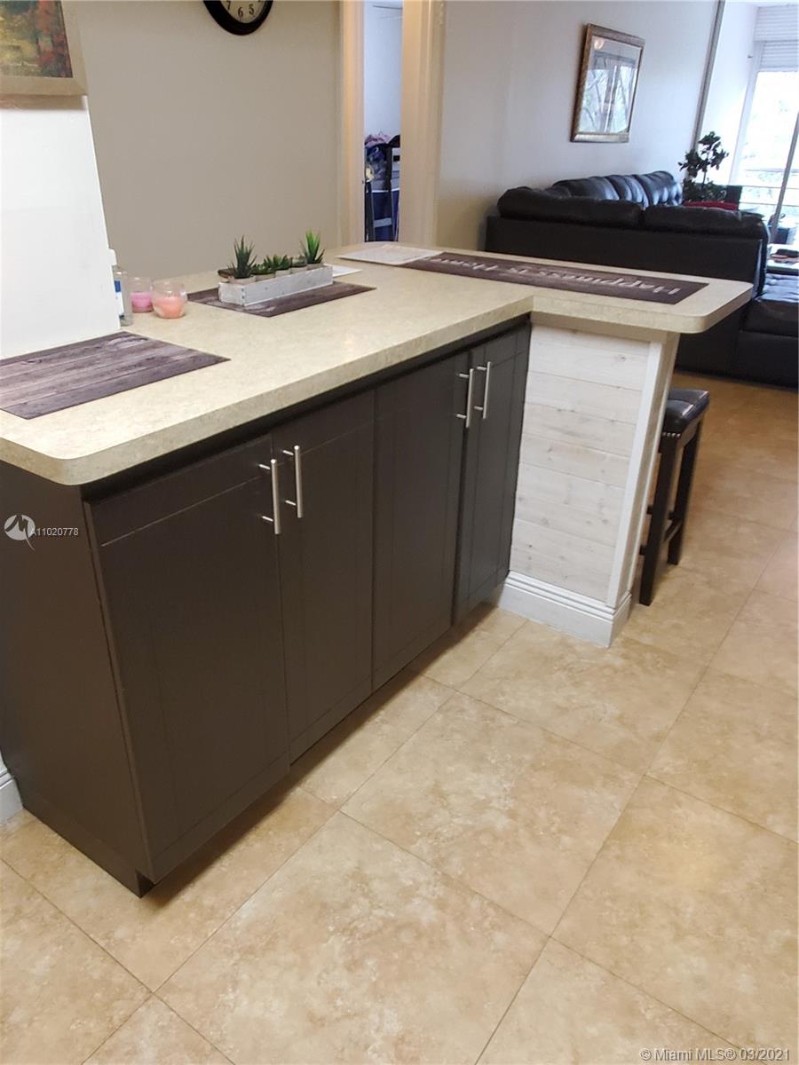 Pine Island Ridge Davie, FL 33324 - Photo 6 of 37