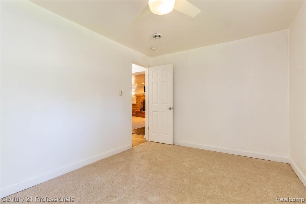 40840 Harris Road Belleville, MI 48111 - Photo 16 of 45