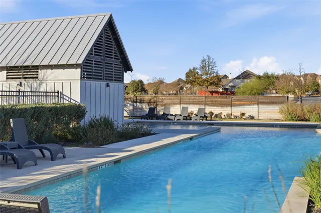 a view of a house with outdoor space