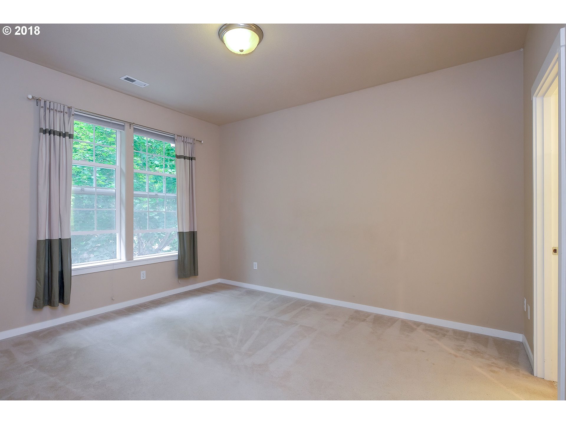 332 Northeast Roth Street Portland, OR 97211 - Photo 11 of 22 Bedroom