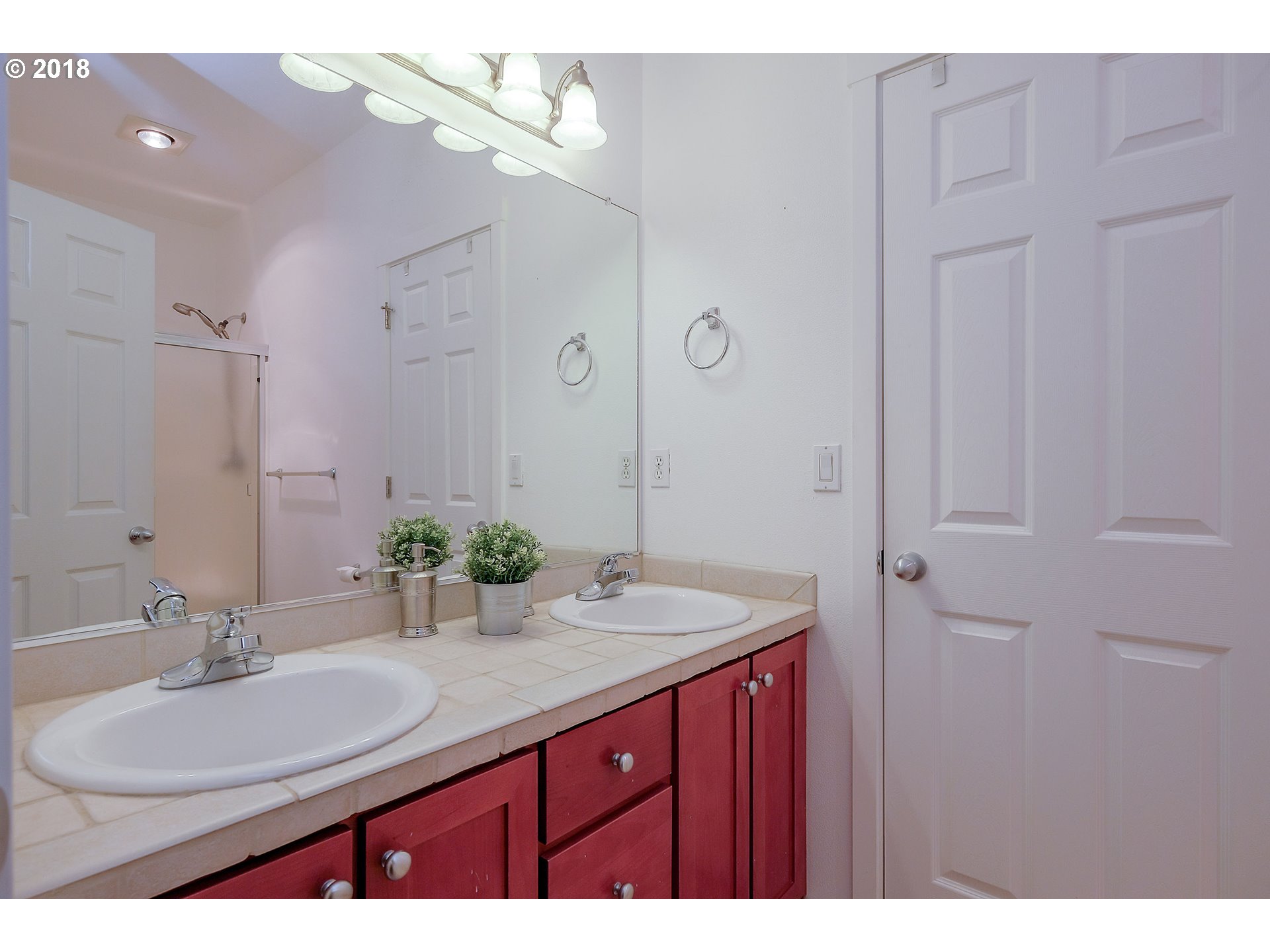 332 Northeast Roth Street Portland, OR 97211 - Photo 14 of 22 Attached Bathroom