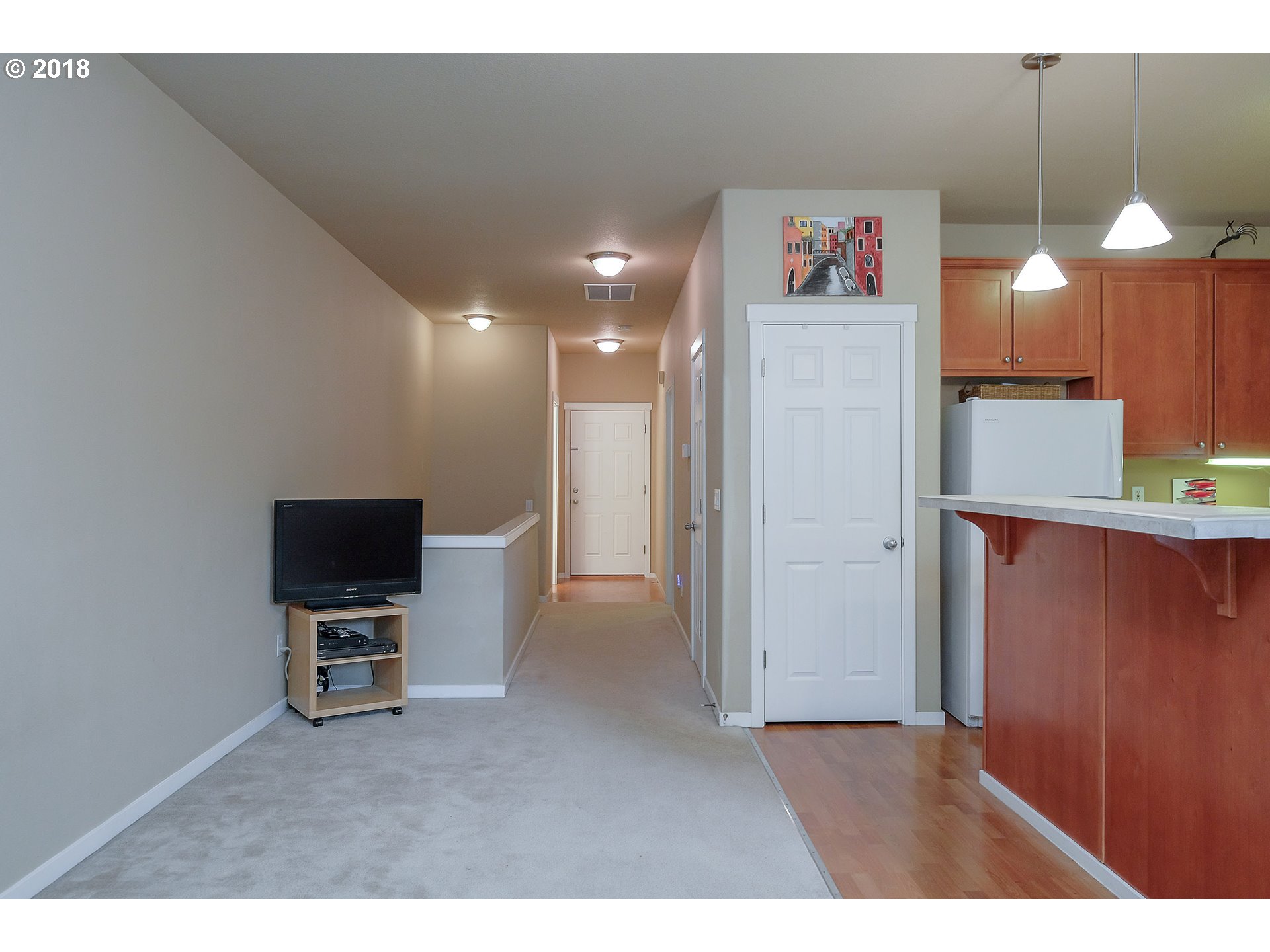 332 Northeast Roth Street Portland, OR 97211 - Photo 10 of 22 Gallery Image 10