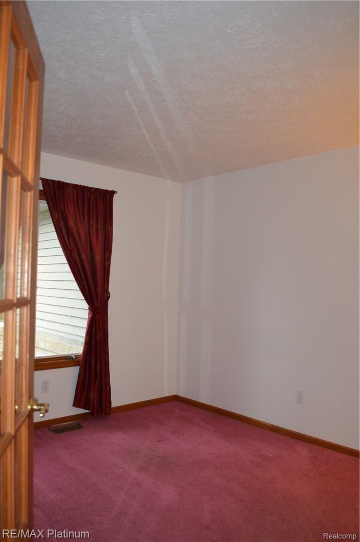 8256 Antcliff Road Howell, MI 48855 - Photo 10 of 26 DSC_0439.JPG