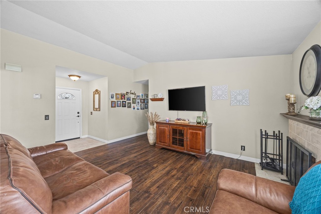 8244 Avenida Leon Rancho Cucamonga, CA 91730 - Photo 5 of 43